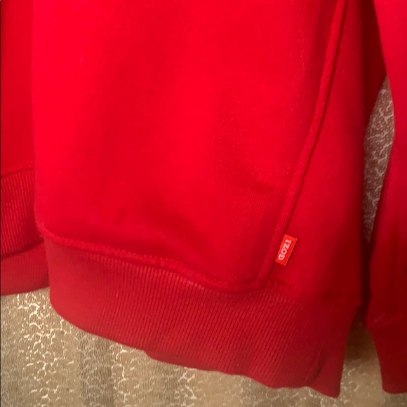 IZOD Men’s Quarter Zip - Picture 4 of 5